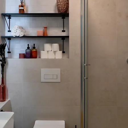 Krivoo I-private Parking Apartment